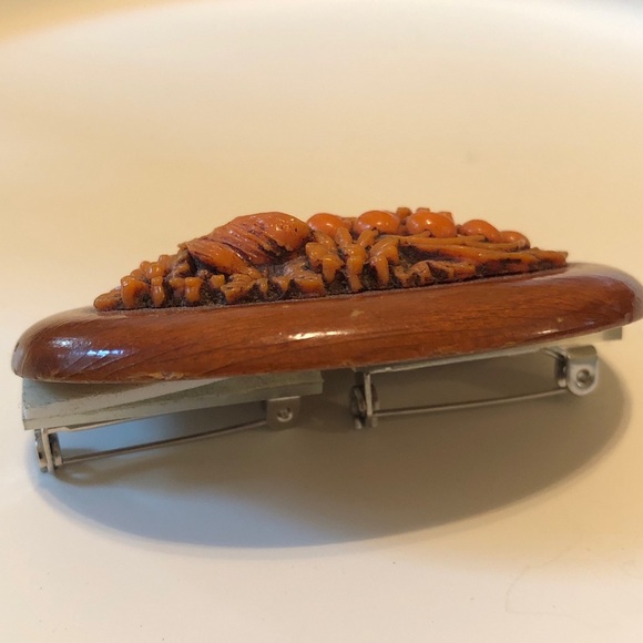 Art Deco Bouquet Thermoset Celluloid Carved Wood Oval Hand Made Brooch Pin - Picture 8 of 9